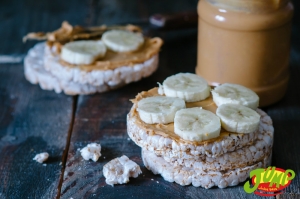 Peanut butter and rice cakes